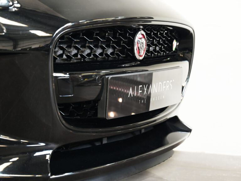 2015 (15) Jaguar F-TYPE R 5.0 V8 S/C Coupe AWD Auto - Image 17