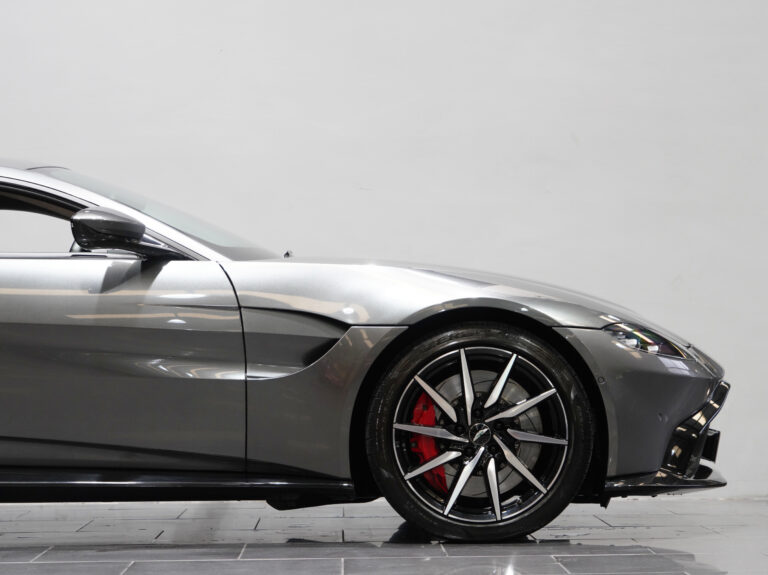 2019 (19) Aston Martin Vantage V8 Coupe 4.0 Auto - Image 13