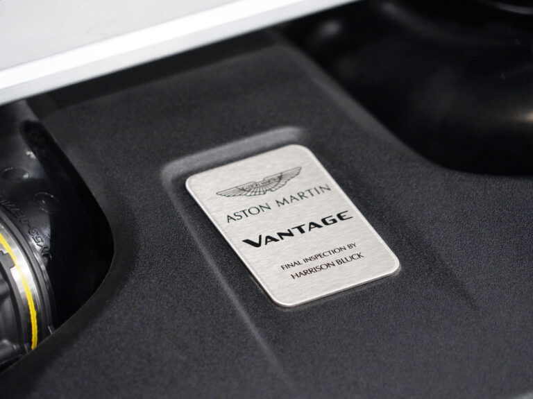 2019 (19) Aston Martin Vantage V8 Coupe 4.0 Auto - Image 3