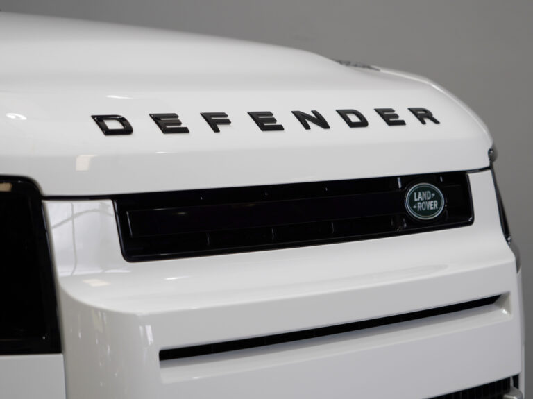 2022 (22) Land Rover Defender 90 3.0 D250 SE Auto - Image 19