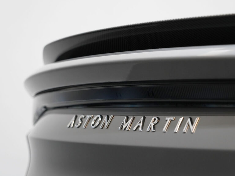 2019 (19) | Aston Martin DBS Superleggera - Image 0