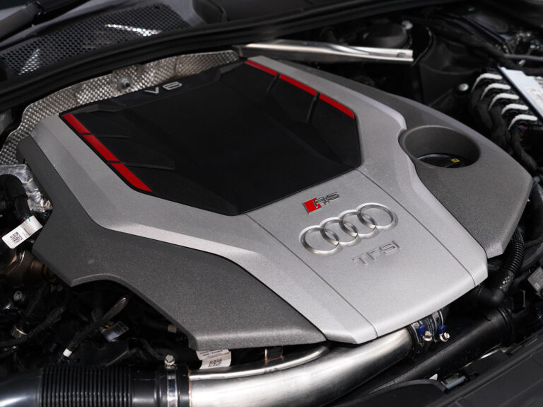 2020 (20) Audi RS4 Avant Bronze Edition 2.9T V6 - Image 3