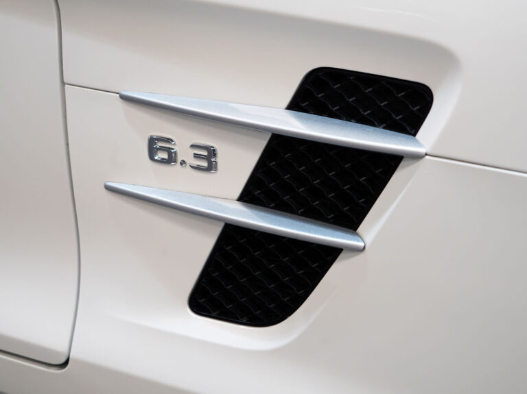2012 (62) MERCEDES BENZ SLS AMG ROADSTER 6.2 V8 - Image 23