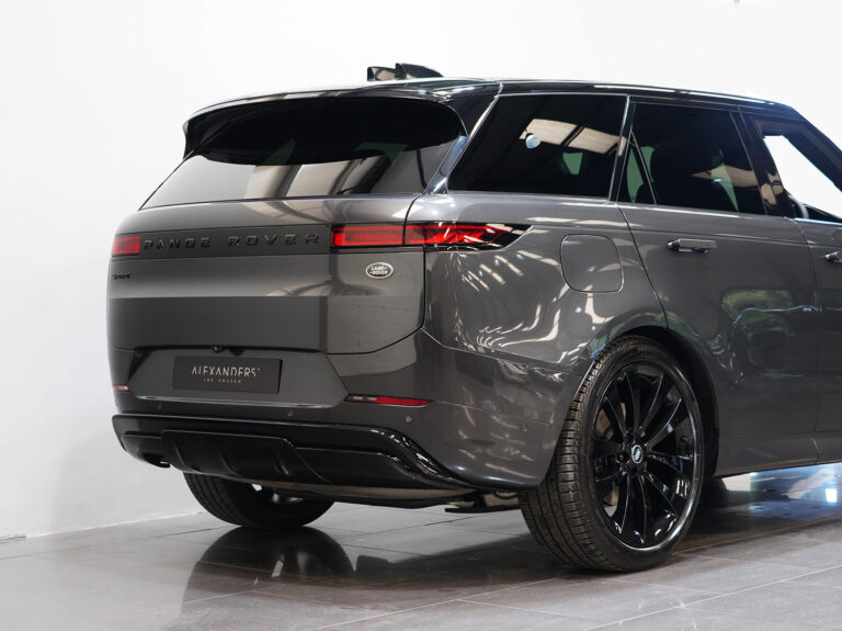 2023 (23) Range Rover Sport Dynamic SE D300 - Image 0