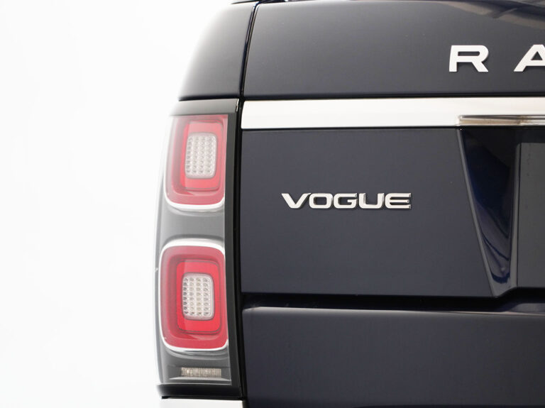 2020 (69) | Range Rover Vogue SDV6 - Image 3