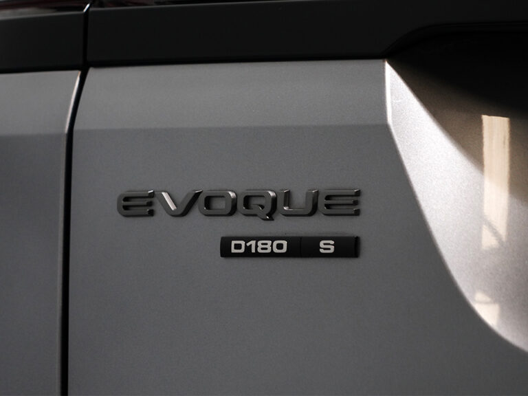 2019 (69) | Range Rover Evoque R-Dynamic S D180 - Image 3