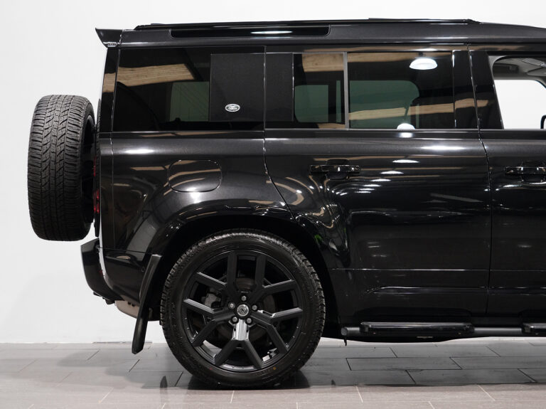2022 (71) | Land Rover Defender 110 XS Edition D250 - Image 13