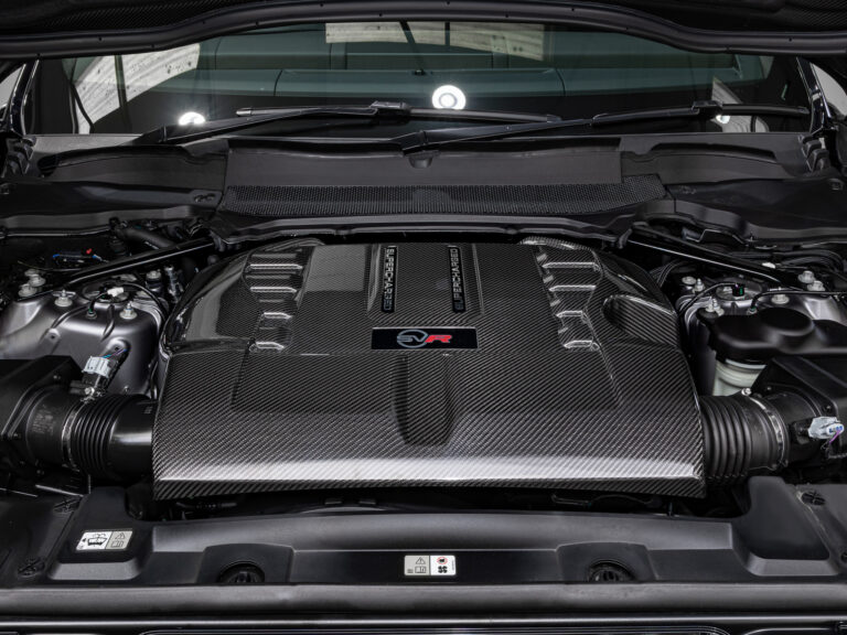 2021 (71) | Range Rover Sport SVR Carbon Edition - Image 3